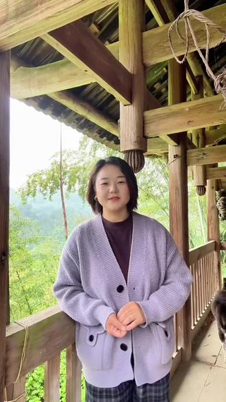 善意循环,温暖传递 最近咸丰这件事,让我觉得特别暖心。
陌生人的困境,一群人的伸手相助,最后变成双向的感恩。
这大概就是人间最美好的样子——善意循环,温暖传递。#咸丰与洋县双向奔赴 #洋县与咸丰 #一车苹果两座城 #小城大爱