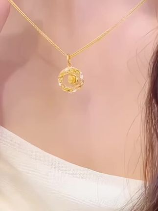 JIN BAI ZHENG 铜合金项链 2025拉丝玫瑰花项链百搭灵动锁骨链 #女士首饰推荐 #锁骨链 #仙女必备 #女人喜欢的饰品 #饰品首饰