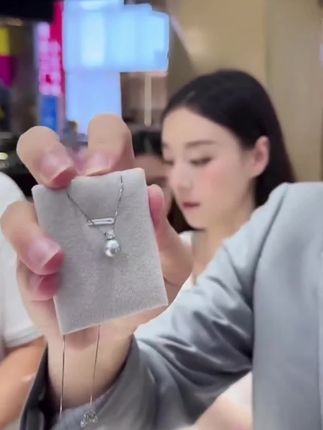 极简风格,闭眼入的经典款 #谁带谁好看 #无珍珠不女人 #戴出来的气质 #云上珠宝 #珍珠项链