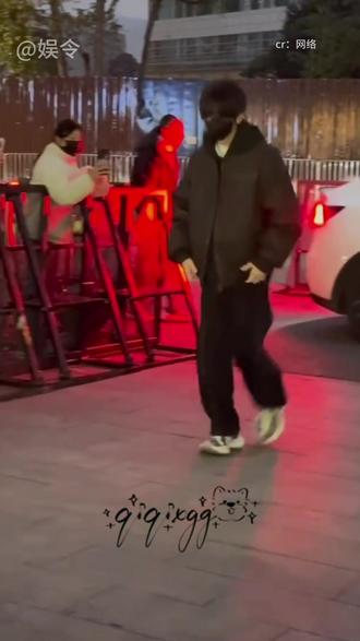 四代出外务啦! #TF家族四代 #刘耀文