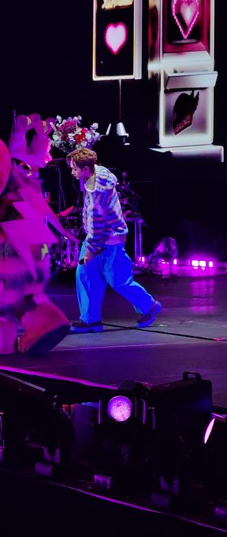 3.22汪苏泷墨尔本演唱会《不分手的恋爱》完整版
现场稳定输出!好听!
#汪苏泷演唱会