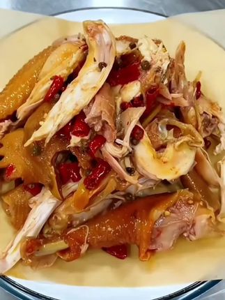 #快来一起尝个鲜 #吃了还想吃 #麻椒鸡 #美食 #卤味熟食