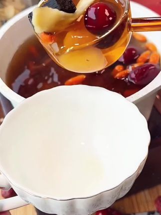 人呐!没有谁配不上谁两块钱一包的吉可以配上万一桌的菜但上万的菜没有盐,也是淡然无味#去珍惜那个很忙却为你有空的人#好好爱自己把期待降低把依赖变少#加油亲爱的自己