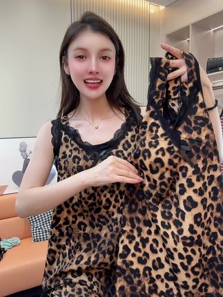 #甜美穿搭 #冰丝睡衣 #睡衣套装 #睡衣家居服 #睡衣外穿
