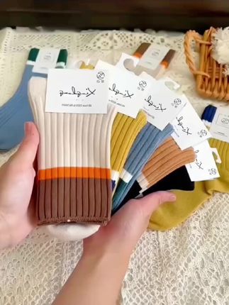 秋冬棉袜,中筒袜长绒棉材质,双针织工艺,里外两层棉线,透气舒适不臭脚,颜色款式洋气百搭#中筒袜 #秋冬棉袜#棉袜#秋冬女袜@DOU+上热门