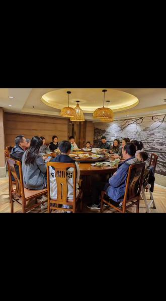 同根同源,岁岁相亲,有姐姐/妹妹在,就是最好的年味,新的一年,我们继续彼此撑腰,岁岁年年🫶🎉🎉