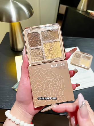 快快快!maffick修容盘也来活动了,才这个价就到手一盘修容盘加三把刷子,关键巨显色,真的别错过#修容#新年好物抖起来#平价好物分享#无限回购的宝藏单品