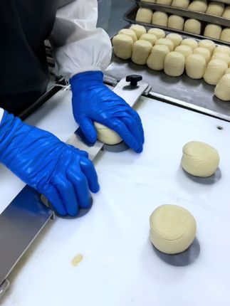 万万没想到!这就是 #老潼关千层饼 的制作流程,全程无尘生产,干净卫生简单方便 #美食
