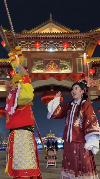 元宵节就来园博园88元双人票承包所有快乐
女儿国演绎、打铁花盛宴、美食市集、马术展示等活动#连云港探店 #连云港游玩 #连云港园博园 #元宵节 #周末去哪玩