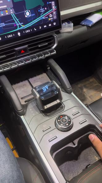 老款旅行者改新款实体按键测试,最后冲刺即将完工,你们觉得这个实体按键是不是你想要的,我们评论区讨论#捷途旅行者 #旅行者改装 #旅行者实体按键 #捷途旅行者实体按键 #旅行者