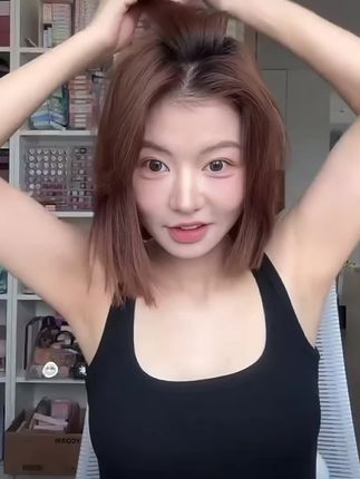 一机多用的多功能#无线直发梳 可直发可卷发可做内扣,可做八字刘海,还可做蓬松高颅顶发型 ,而且小巧轻便,真是太方便了#手残党也能学会的发型 #直发梳 #新手卷发教程 #直发梳教程