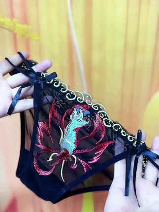 #仙女必备 #贴身衣物 #辣妹穿搭 #纯欲天花板 #约会穿搭