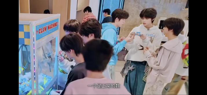 #橹穆 (不是宝子们你们分不清他俩的声音吗❓)
已知族综是在新音前录的 然后小杰在族综中提到了天魔 当时已经期待和哥哥宝宝的双人舞台了吧