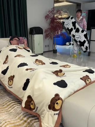 天太冷了,给家里整一床~牛奶绒 #被套 柔软又亲肤,可暖和了 #被罩 冬天没有暖气,也不怕冰凉的被窝了 #家纺床上用品 真的太好用了#好物推荐🔥