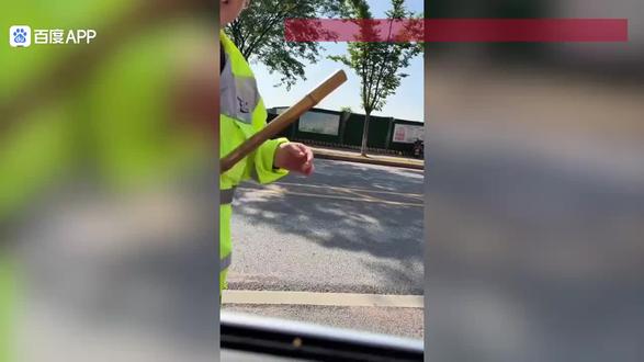 长沙63岁环卫阿姨帮陌生人搬了三趟东西,最后一趟被告知:这是送你的五一礼物