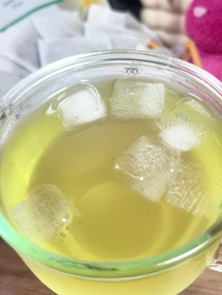 不爱喝白水的姐妹,试试冷泡茉莉花茶!清甜冰爽一口就爱上!大热天炫八杯水轻轻松松#茉莉花茶#多喝水#仙女都在喝什么