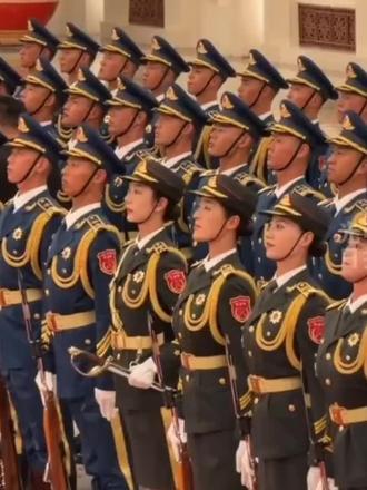 #中国人民解放军仪仗队武契奇 访华欢迎仪式准备现场:总统阁下,中国人民解放军仪仗队列队完毕,请您检阅!