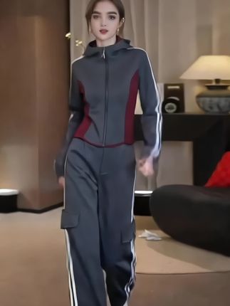 #秋冬穿搭新鲜感在线 #早秋穿搭三分钟出门不是梦 #秋季微胖穿搭测评 #初秋一周不重样穿搭 #秋季不露腿穿搭