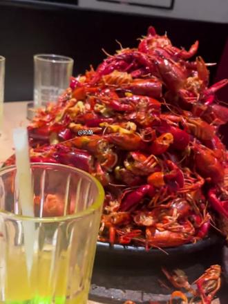 必胜客自助回归啦!这次还有小龙虾#必胜客 #必胜客自助餐#量大且单一