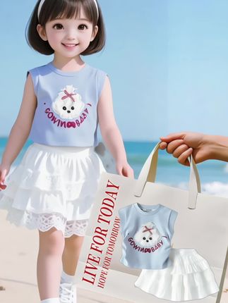 宝妈们快来看这里~2025夏季新款女童套装来了!满满韩系俏皮感直接拉满!,这套卡通元素也太萌了吧,小宝贝穿上直接可爱翻倍,上衣设计很有风格,细节处都透着精致搭配,自带层次感的蛋糕裙,时髦度瞬间拉满~,而且面料摸起来软软糯糯的,亲肤又透气,夏天穿完全不闷汗,孩子跑跳玩耍都舒舒服服的,宝妈们别纠结赶紧给家里的小公主安排上。,#潮童穿搭 #生女儿就要这样穿 #韩系穿搭