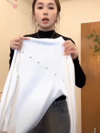 #女装打底衫 【2025秋冬新款设计感/半高领钉:/ 珠长袖T桖/时尚修身显瘦内搭打底上衣 #辣妹穿搭 #内搭外穿都好看 #洋气小衫 #显瘦搭配 漂亮的小姐姐