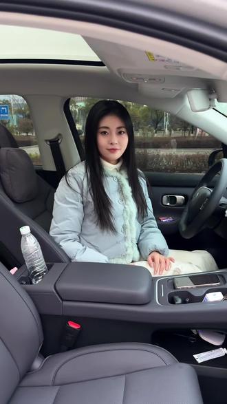 零跑如何更换自己喜欢的车机壁纸, 一条视频教会你#零跑 #零跑C10 #用车小知识