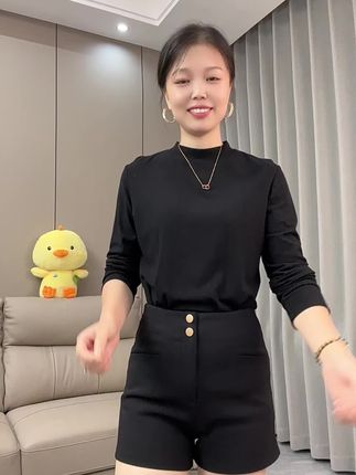 活着就两件事:让身体舒服,让灵魂自由!#谁穿谁好看系列 #梨形身材穿搭 #通勤搭配 #爱了爱了