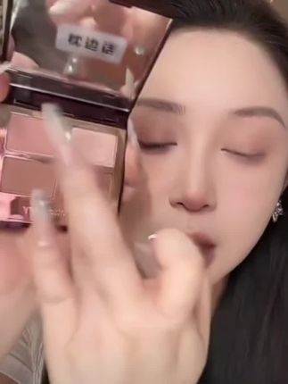 【官方正品】CT四色奢彩眼影盘细腻灵动钻光闪片易上色美妆好物 #CT四色奢彩眼影盘