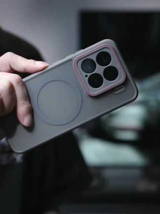 红色精孔设计,#小米手机壳 的神来之笔,亲肤触感,手感太棒了#华为P80 #小米15  #苹果手机壳@DOU+小助手