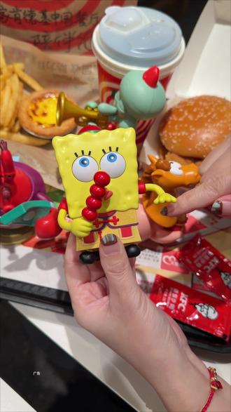 2026的肯德基玩具你拿到了嘛 #肯德基海绵宝宝 #KFC海绵宝宝玩具 #肯德基玩具 #比会吃更惠吃