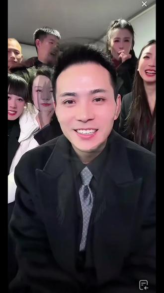 索图大舞台今晚大号不开播的原因是雨太大不是黑黑们想的凉凉了哈#