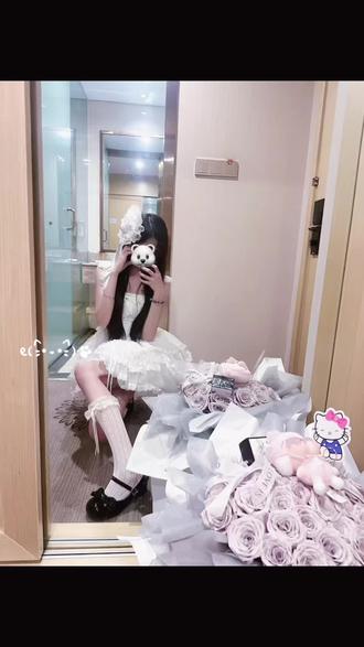 没有在比耶 这是我新学的手势 叫girl加个v#lolita日常