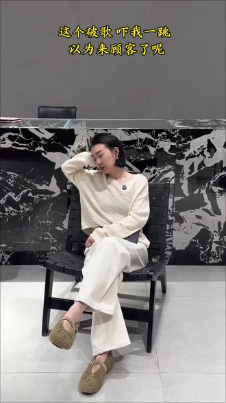 让这个歌弄的 吓我一跳 #搞笑 #看一遍笑一遍 #放飞自我系列 #我要上热们