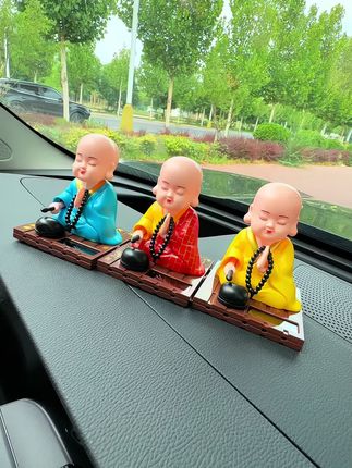 #太阳能小和尚摆件 #小和尚摆件 #汽车摆件 #汽车好物