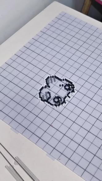 楚楚可怜的小兔子🥺创意来源:@肉馅大包子🍋
图纸来源:🍠@LIII#拼豆#我染上了拼豆#拼豆日常