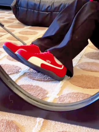 超软糯多巴胺女鞋2025春款设计感百搭软底板鞋轻便防滑运动德训鞋#运动鞋 #德训鞋#软底软面 #百搭鞋子 #小众设计感