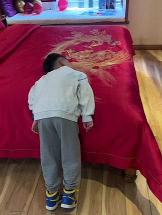 恭喜哥哥早生贵子,滚床滚床儿孙满堂