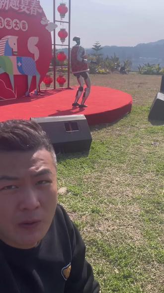 下一期给大家说说去年一年做机器人到底赚了多少钱?
或者大家可以讨论普通人怎么进入这个行业?
#机器人租赁#人形机器人#机器人商业