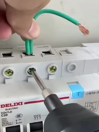 抢!抢!抢!电工老师傅推荐【300个端子 +送钳子】纯铜内芯,导电稳定安全,结实牢固不虚接!#电工接线#冷压接线端子#安全用电#五金工具#超便宜超划算