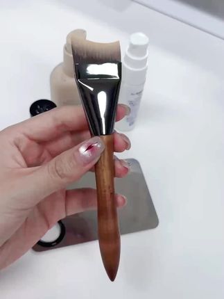 是时候入个这个美妆工具了! 粉底刷真的只有一次和无数次~ #好物分享 #强烈推荐 #源头工厂 #化妆刷 #粉底刷推荐