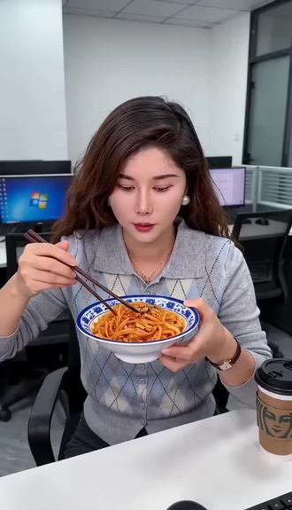 花彩香姨的凉皮来了#主角 #凉皮