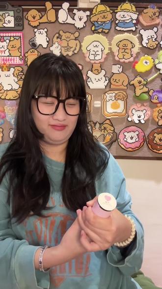 好龟龟要结婚啦!做一份新婚礼物送给她! 愿她人生尽欢 爱至圆满 万事如意!
#新婚礼物diy #抖音第0届拼豆大赛 #我爱拼豆 #我在抖音玩拼豆 #种草激励计划
🍠图纸老师:
喜线条小狗:@十三ww
酒杯:@Honipie
happywedding:@n.
小新组合:@旺仔小兔头
小花小心:@书艺手作
钻石戒指:@朵拉爱吃披萨