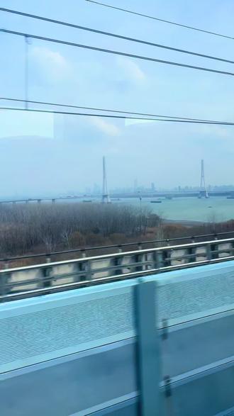 这是南京市长.江大桥吧