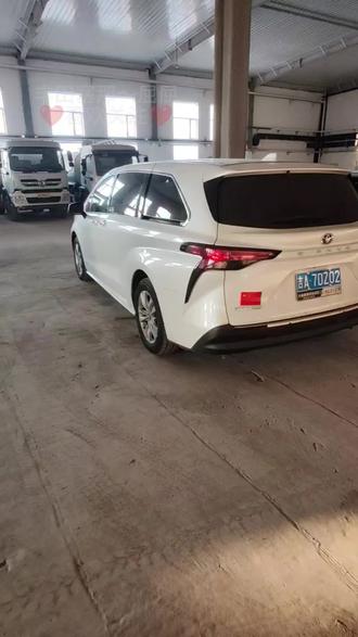 你设置的是什么油耗显示呢,评论区留下照片给我看看呗
#我与汽车的日常 #丰田 #VLOG #赛那 #格瑞维亚