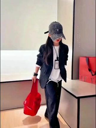 女童撒银春装套装2025新款中大童春秋洋气西服儿童街舞两件套#潮流穿搭 #西装套装穿搭 #又酷又飒