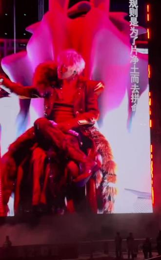 骗你的 和你说去动物园看丛林之王
其实我看的是 薛之谦的万兽之王·͜·