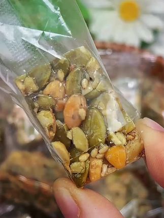 无蔗糖木糖醇南瓜仁酥,配料干净,用料扎实,无蔗糖,酥酥脆脆超级好吃#零食推荐 #南瓜仁酥 #坚果酥 #哇又便宜又好吃 #秋日轻养季