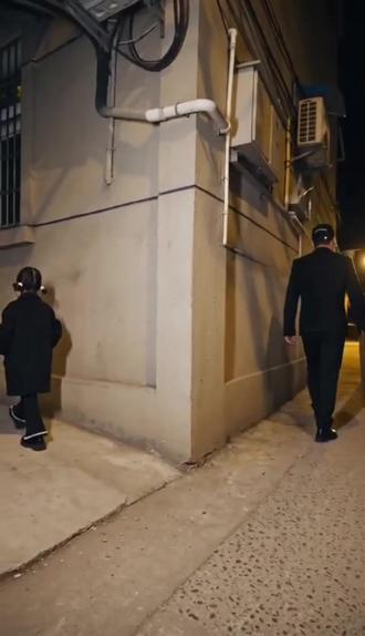 #AI纸板交易趣事 #随变一拍都很夯 哈哈哈好搞笑挺好玩的 大家赶快做起来#热门