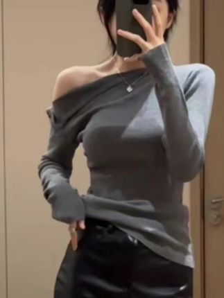一字肩上衣女春秋性感露肩高级感美拉德穿搭斜肩针织衫打底衫
