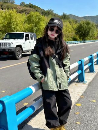 #秋季彩色系穿搭测评#早秋叠穿万能公式来了#秋冬穿搭新鲜感在线#校服神器@抖加🔥上热门🔥dou+🔥热点宝 @热点宝🔥